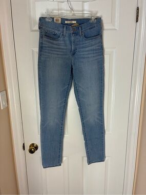 Levi's Women’s Mid Rise 311 Shaping Skinny Jeans